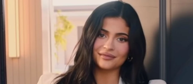 Portret astrologiczny Kylie Jenner w znaku Lwa